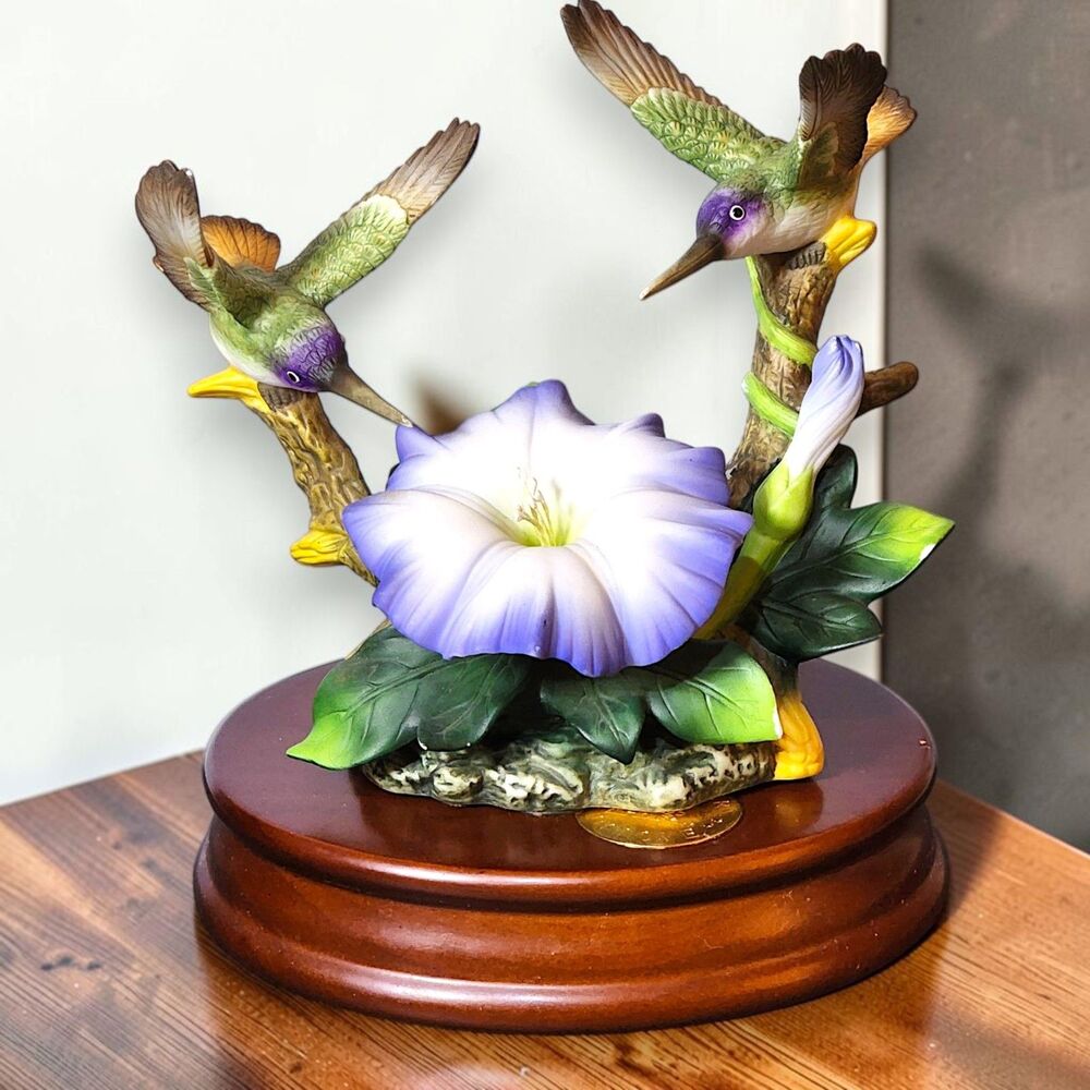 Heritage House Forever In Love Hummingbird Music Box Figurine Collector Edition